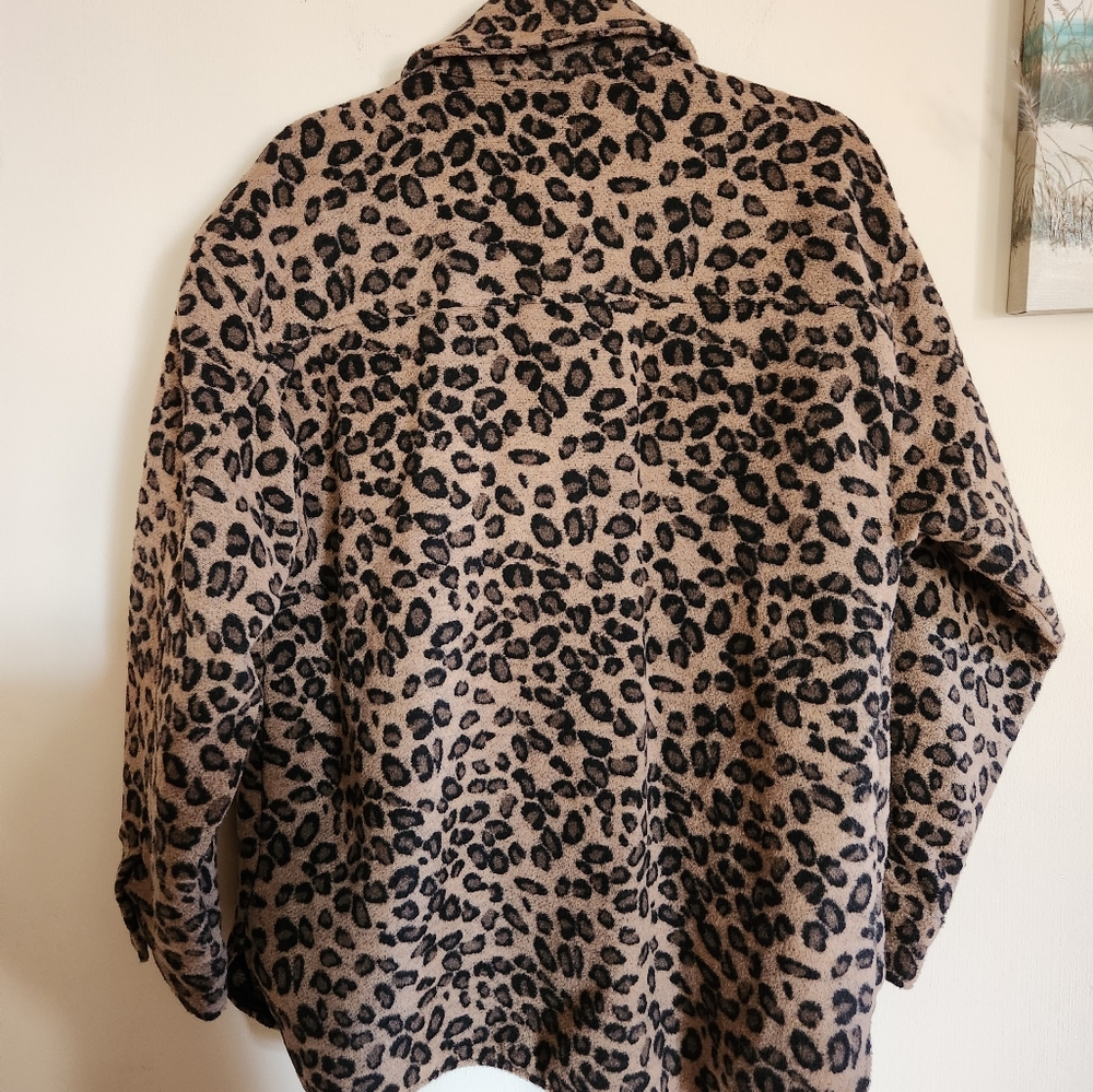 Wild Fable animal print shacket medium - Picture 7 of 7